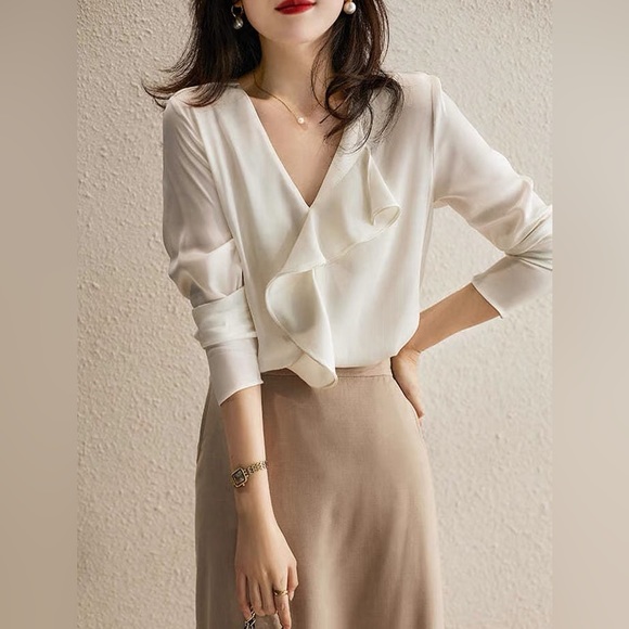 White romantic v neck ruffle blouse - Picture 2 of 10